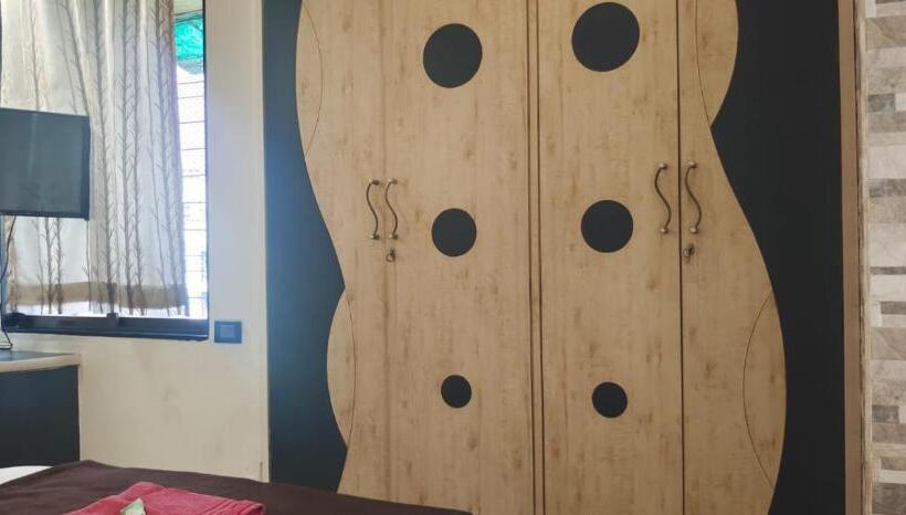 Bed and Breakfast P N A Apartments