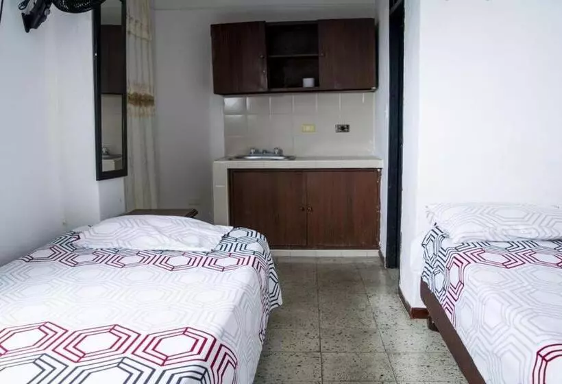 هتل Hospedaje Oasis Central