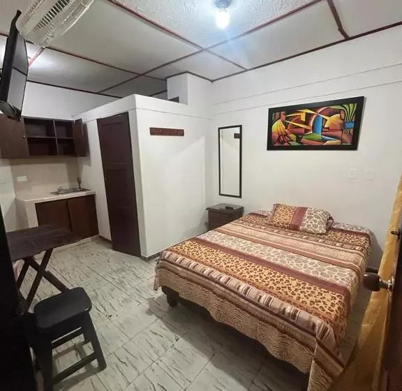 هتل Hospedaje Oasis Central