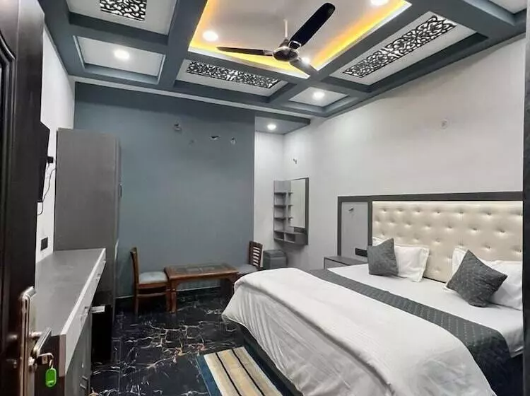 ホテル Maan Avadh