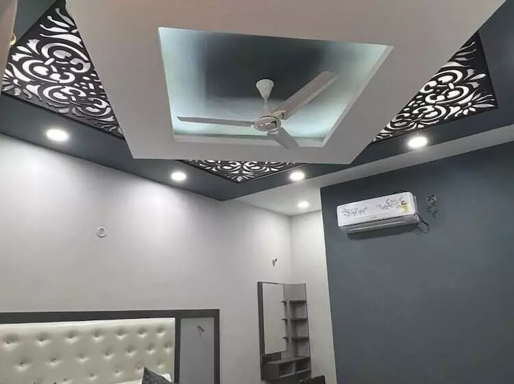 ホテル Maan Avadh