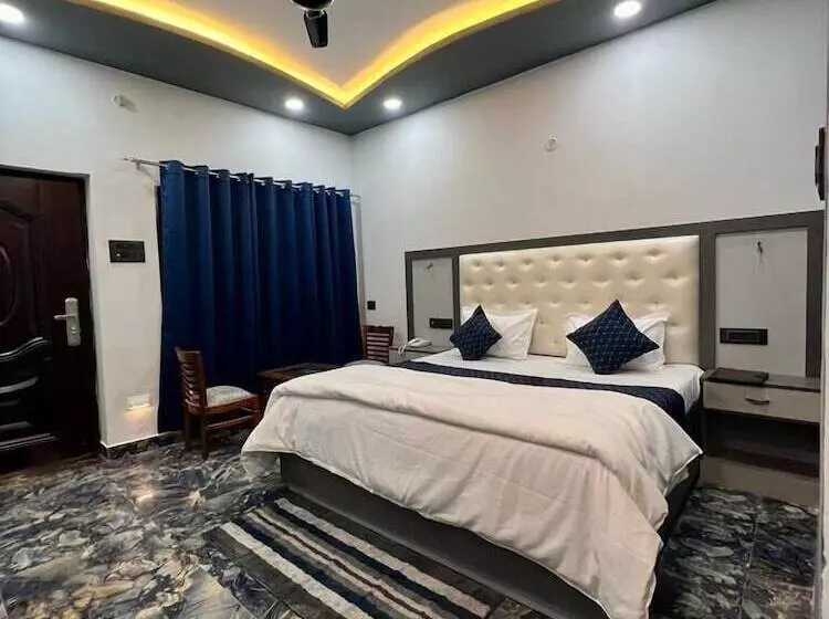 ホテル Maan Avadh