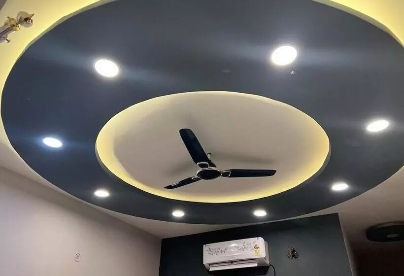 ホテル Maan Avadh
