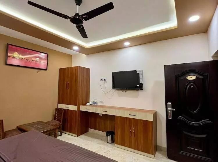 ホテル Maan Avadh