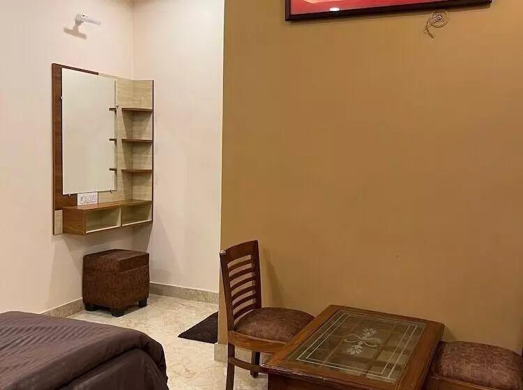 ホテル Maan Avadh