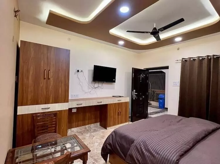 ホテル Maan Avadh