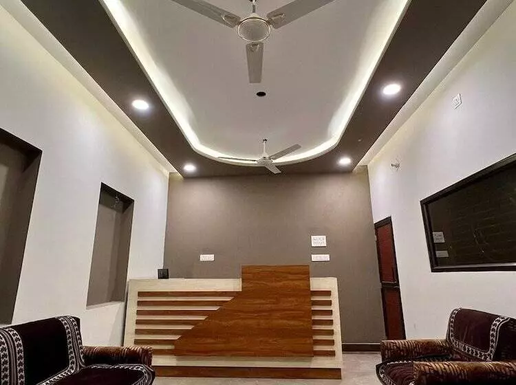 ホテル Maan Avadh