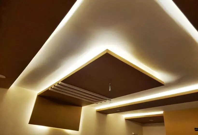 ホテル Maan Avadh