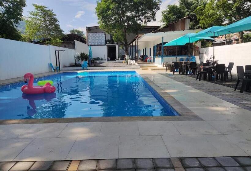 فندق Plaza Utica