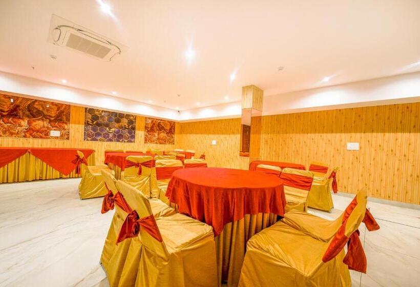 Fabhotel Prime Victoria Regency