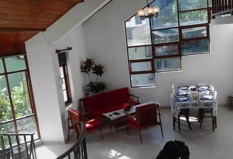 ペンション Bellevue Retreat