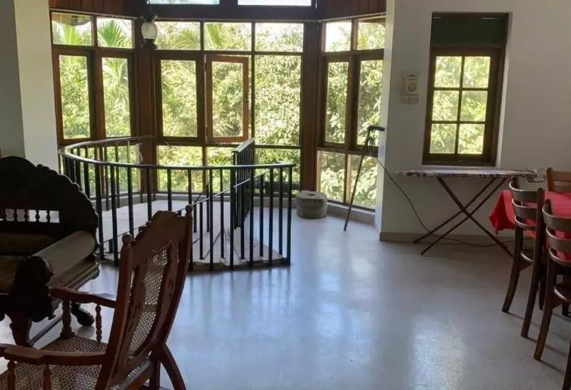 ペンション Bellevue Retreat