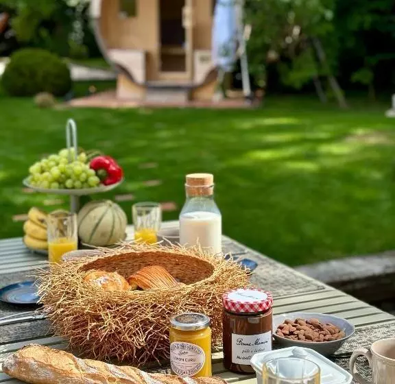ペンション La Petite Maison De Giverny   Gîte De Charme 5 étoiles Au Cœur Du Village   3 Chambres
