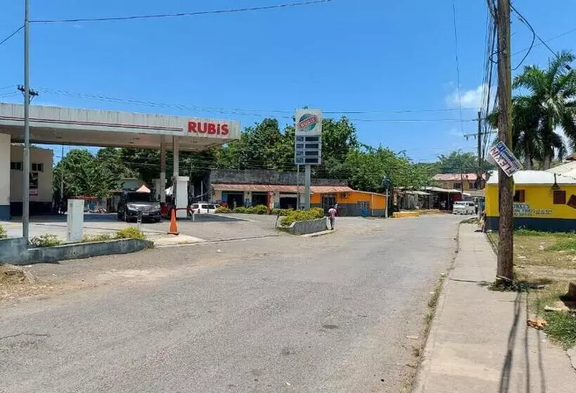 پانسیون Holiday Rooms In St Thomas Jamaica