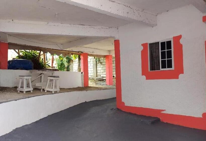 پانسیون Holiday Rooms In St Thomas Jamaica