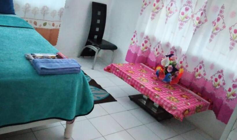 پانسیون Holiday Rooms In St Thomas Jamaica