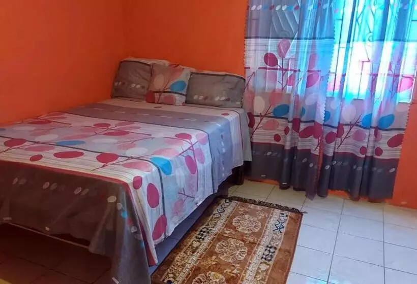 پانسیون Holiday Rooms In St Thomas Jamaica