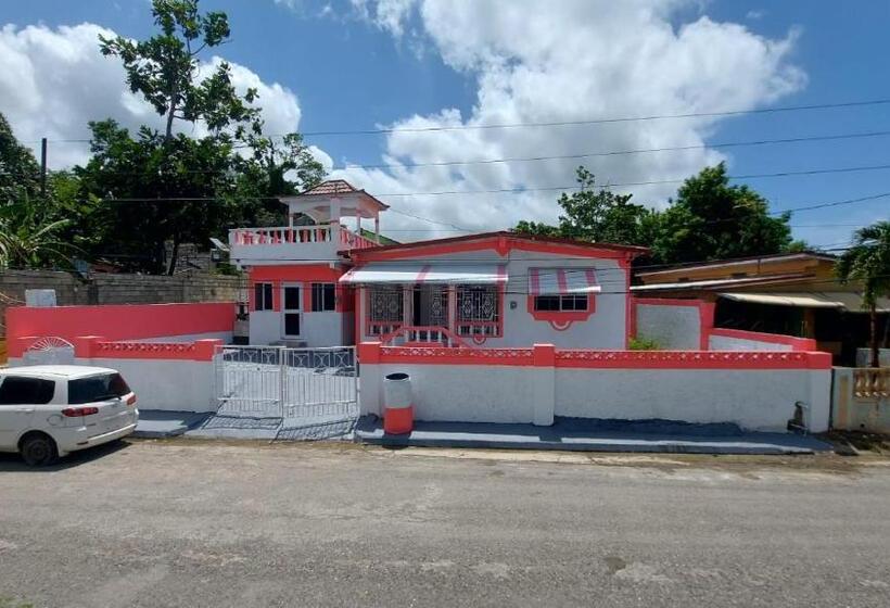 پانسیون Holiday Rooms In St Thomas Jamaica