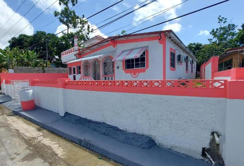 پانسیون Holiday Rooms In St Thomas Jamaica