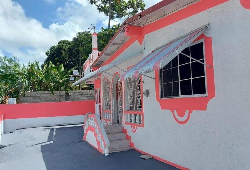 پانسیون Holiday Rooms In St Thomas Jamaica