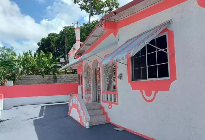 پانسیون Holiday Rooms In St Thomas Jamaica