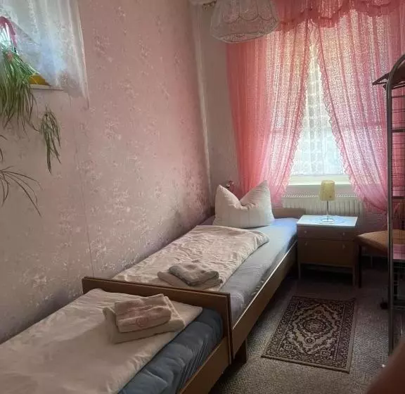 ペンション Mehrbettzimmer Erdgeschoss