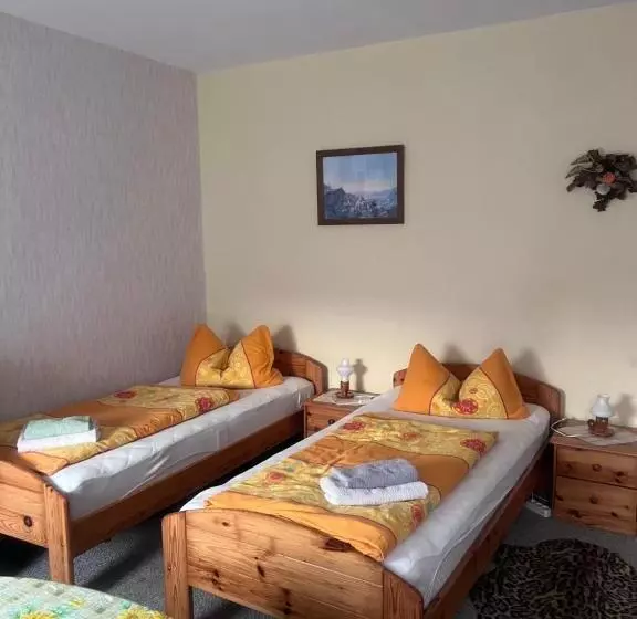 ペンション Mehrbettzimmer Erdgeschoss