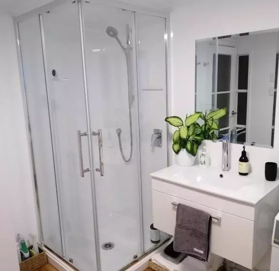 Majatalo Reeves Retreat Handy In Tasman