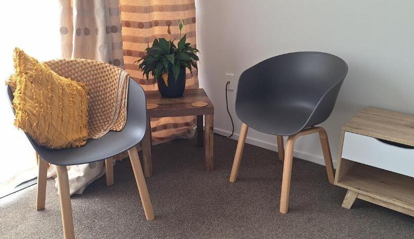 Pensió Reeves Retreat Handy In Tasman