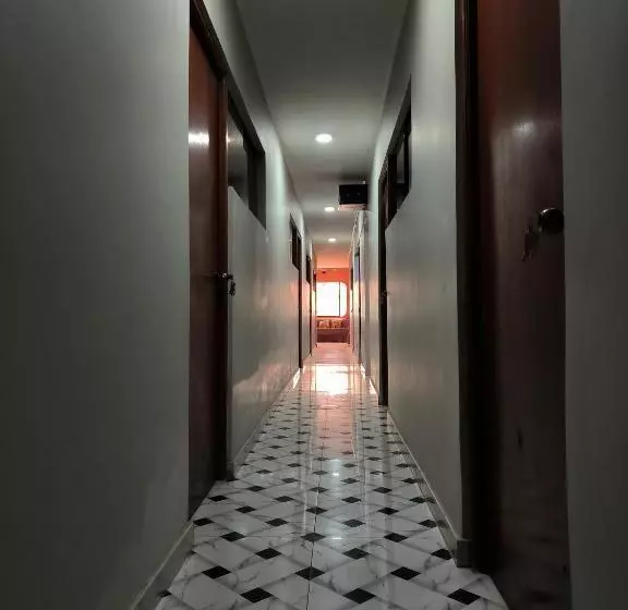 هتل Hostal Venecia