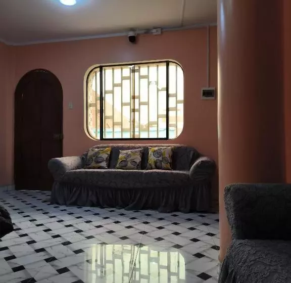 هتل Hostal Venecia