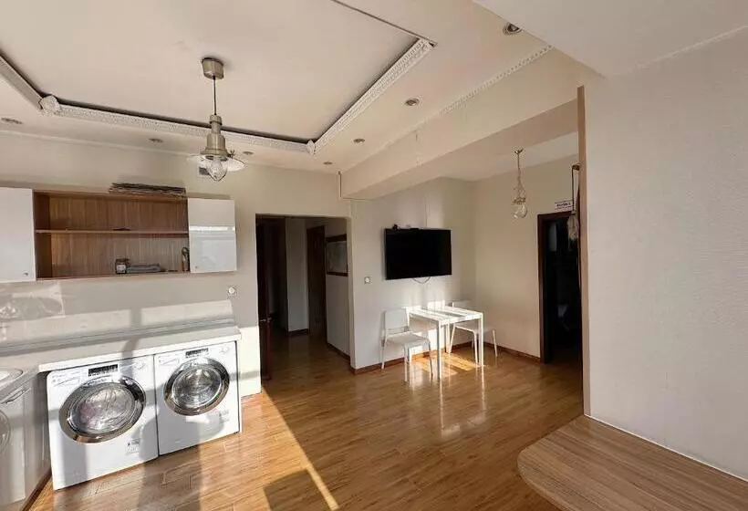 پانسیون Eternal Sky Tour