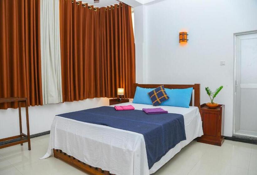 Пансион The Heavens Ocean Villa Talpe