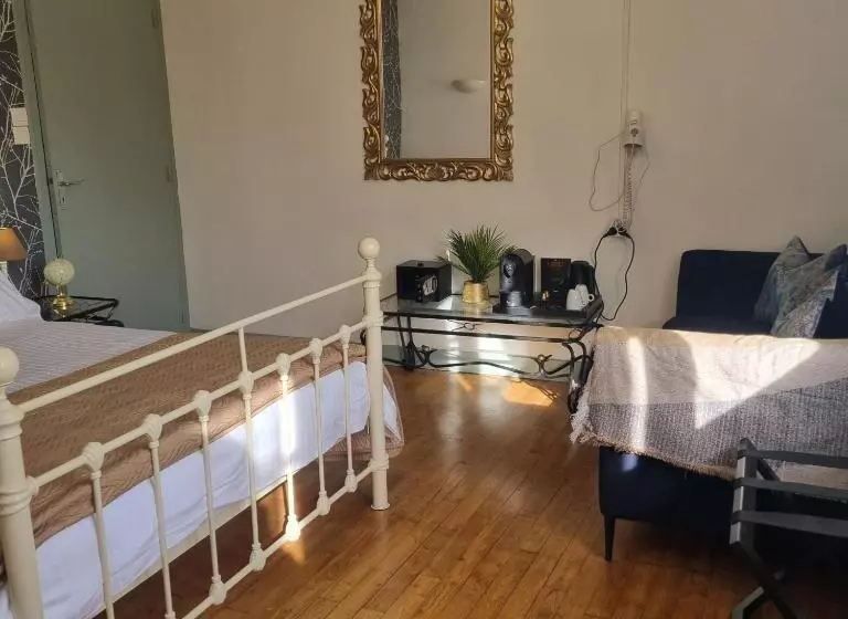 Aamiaismajoitus (B&B) Chez Jack Confolens