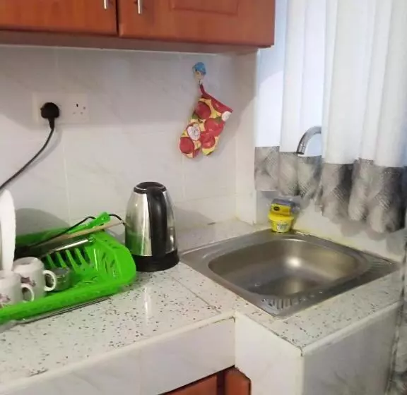 تختخواب و صبحانه Tumaini