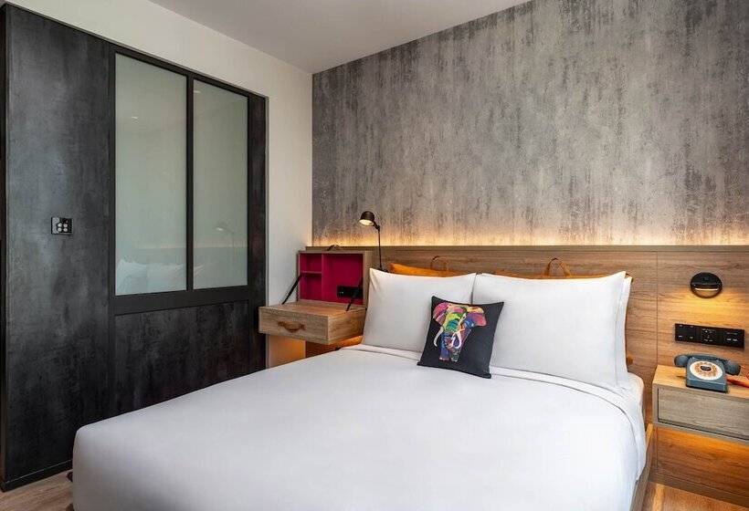 Moxy Bangkok Ratchaprasong