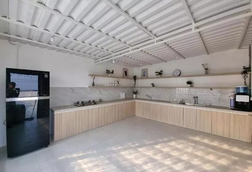 ホテル Oyo Life 93387 Sunarmi House