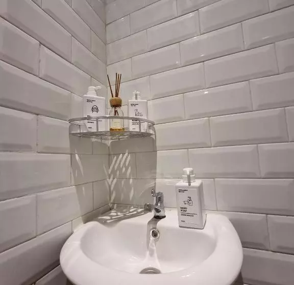 ホテル Oyo Life 93387 Sunarmi House