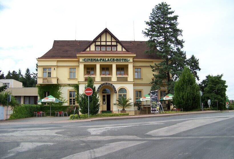 בית מלון כפרי Palace Inn