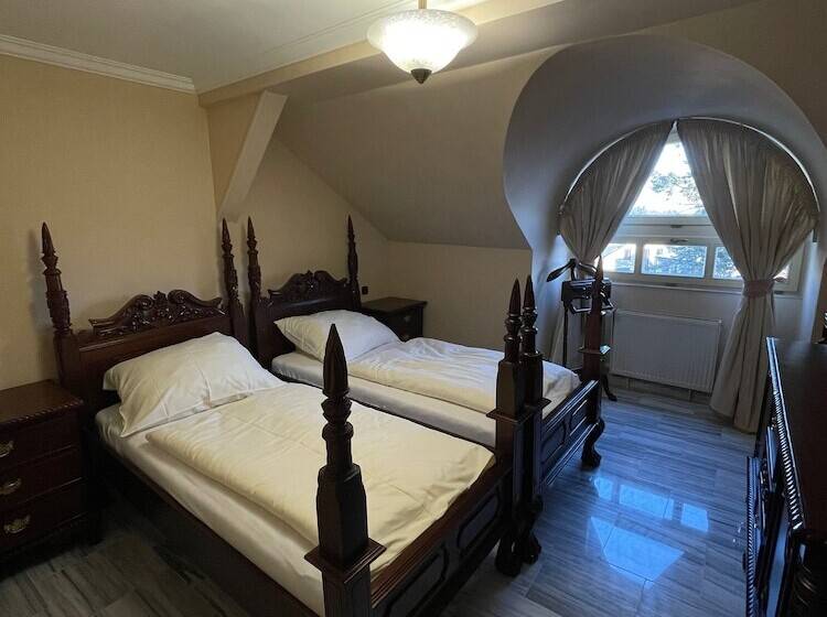 בית מלון כפרי Palace Inn