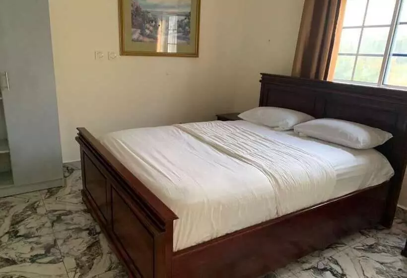 پانسیون Verla Villa Estate
