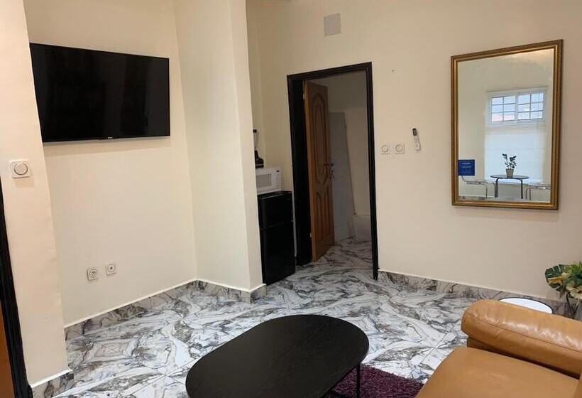 پانسیون Verla Villa Estate