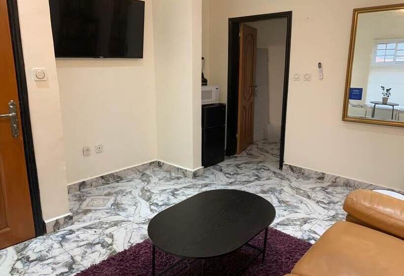 پانسیون Verla Villa Estate