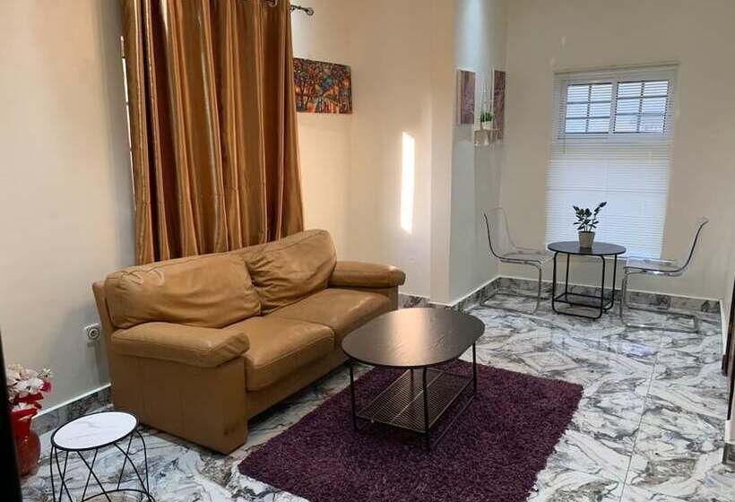 پانسیون Verla Villa Estate