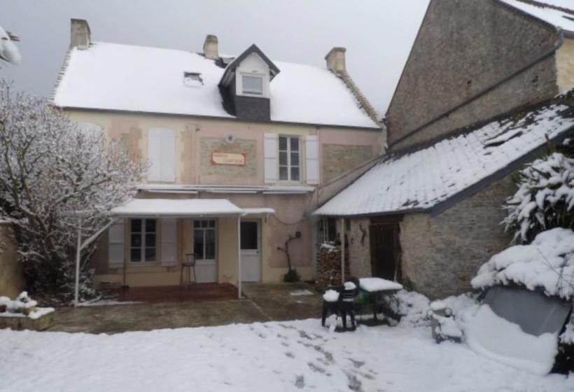 مبيت وإفطار Chambres Et Tables D Hôtes à L Auberge Touristique