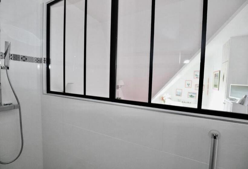 مبيت وإفطار La Longère