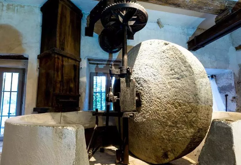 تختخواب و صبحانه Moulin Sainte Anne