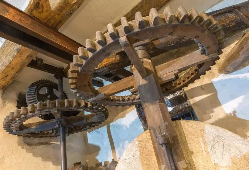 تختخواب و صبحانه Moulin Sainte Anne