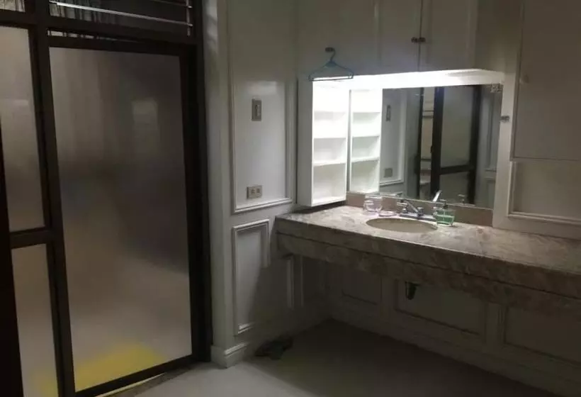 Dejavu Bed And Breakfast
