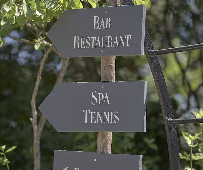 בית מלון כפרי Château St Pierre De Serjac